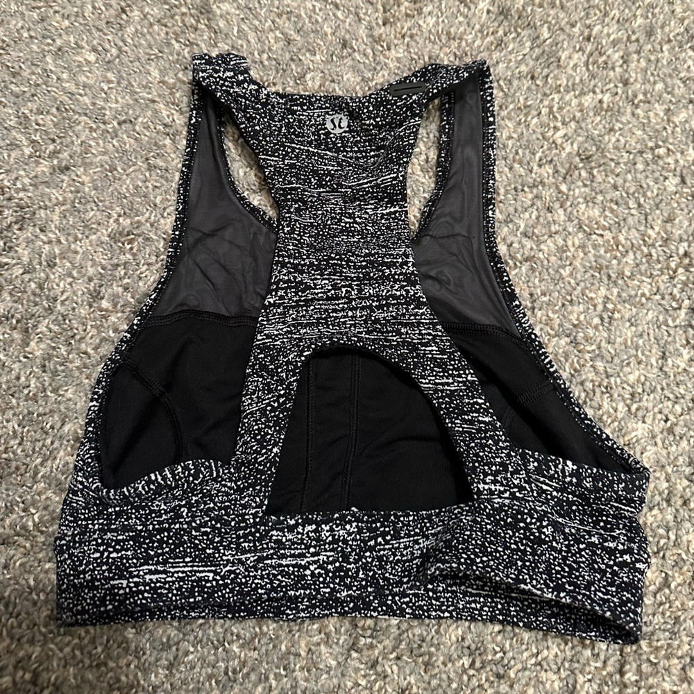 LULULEMON SPORTS BRA size 6